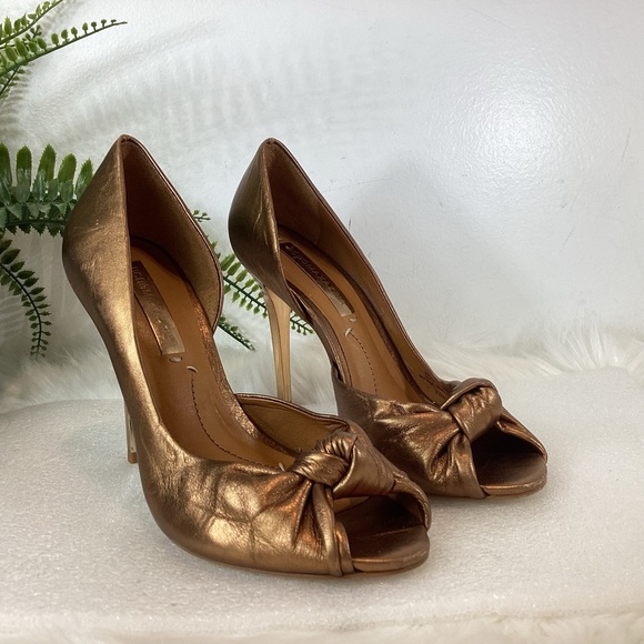 BCBGMAXAZRIA LEATHER BRONZE TWIST KNOT PEEP TOE STILETTO PUMPS SZ 7.5 - Picture 2 of 9
